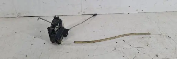 Audi A4 S4 B5 8D Front door lock 8D1837016A