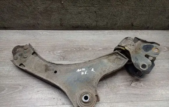 Volvo V70 Front lower control arm/wishbone