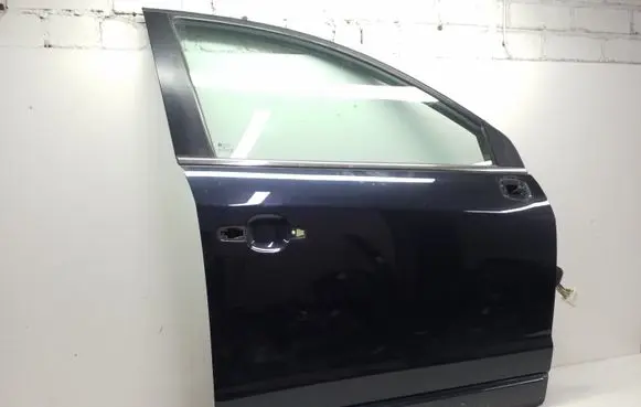 Chevrolet Captiva Front door