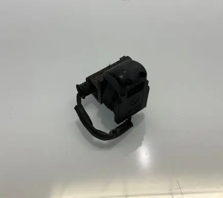 Mercedes-Benz CLS C219 Windshield washer spray nozzle A2308600347 2308600347