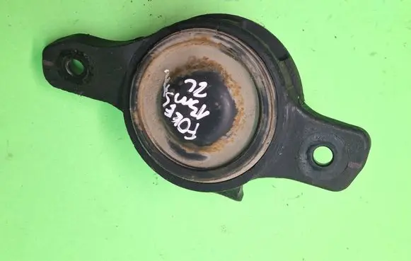 Subaru Forester SH Engine mount bracket