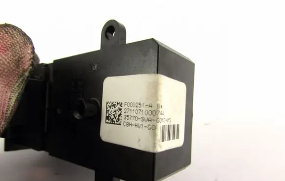 Honda CR-V Electric window control switch F000251A