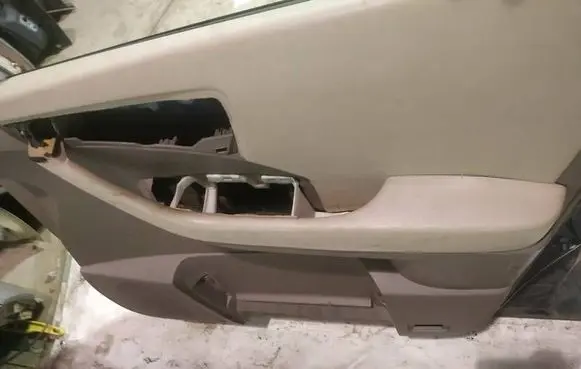Nissan Murano Z50 Front door card panel trim
