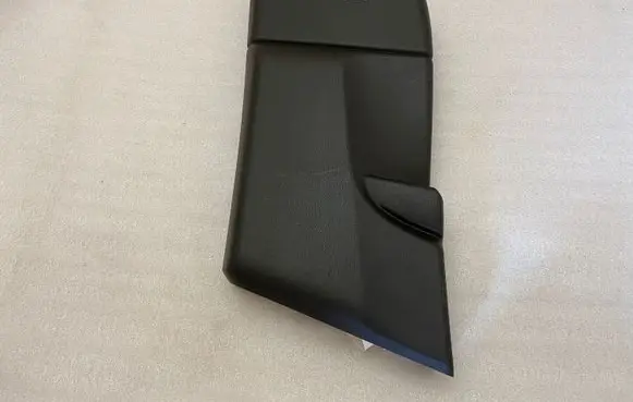 Maserati Levante (B) pillar trim (bottom) 670040376