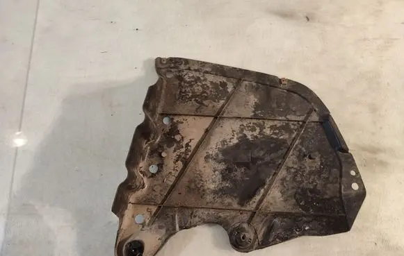 Volkswagen Jetta V Fuel tank bottom protection 1K5825215