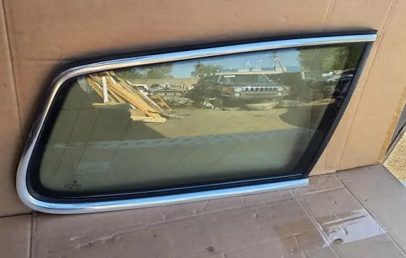 Volkswagen PASSAT B7 Rear side window
