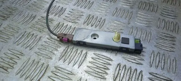 Mercedes-Benz CLS C218 AMG Aerial antenna amplifier A2128201789