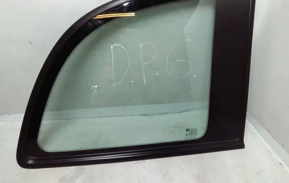 Opel Zafira A Rear side window