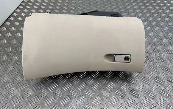 Mercedes-Benz CLS C257 Glove box A2136801309