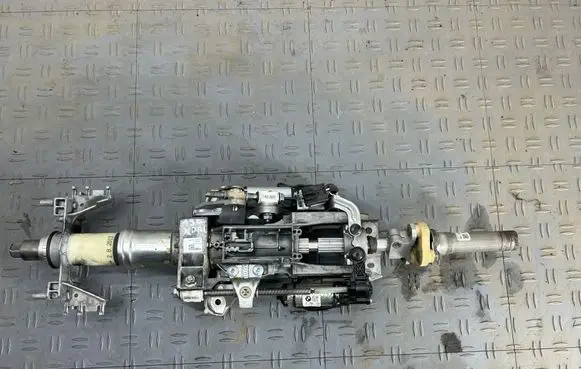 BMW 5 F10 F11 Steering wheel axle P10768701
