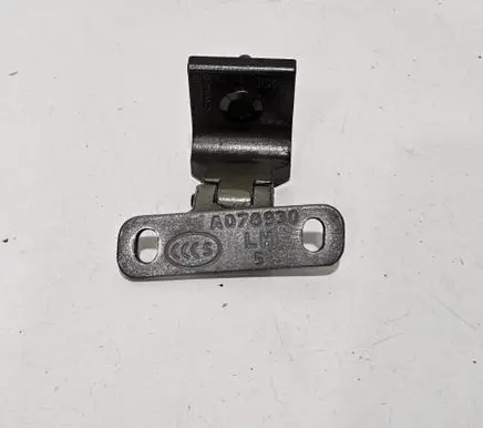 Porsche Cayenne (9Y0 9Y3) Tailgate/trunk/boot hinge 8U0827299E 8U0827299