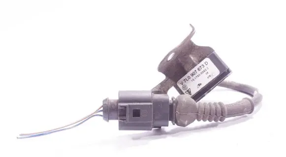 Volkswagen Touareg I Headlight/headlamp level sensor 7L0907673D