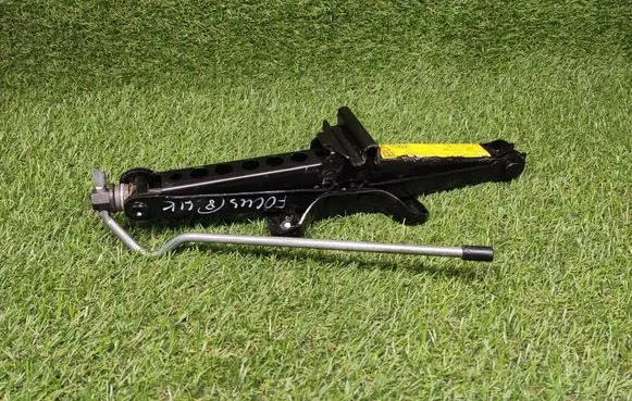 Ford Focus Lift Jack 6M5117080AB