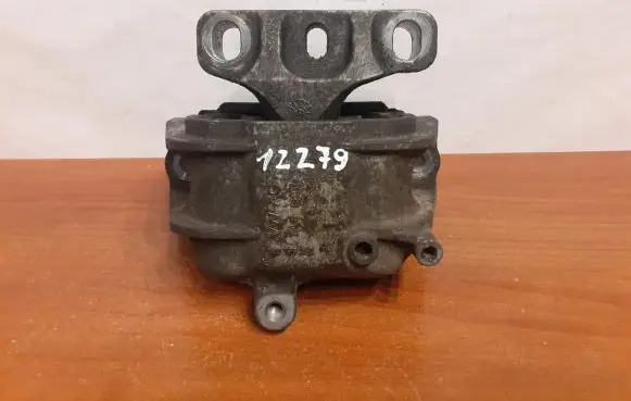 Volkswagen PASSAT B6 Engine mount bracket 1K0199262 12279