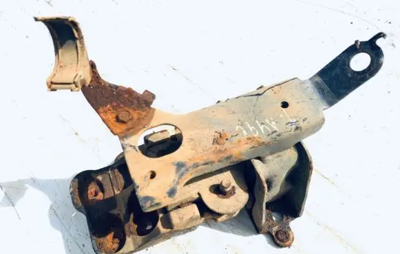 Toyota Aygo AB10 Engine mount bracket