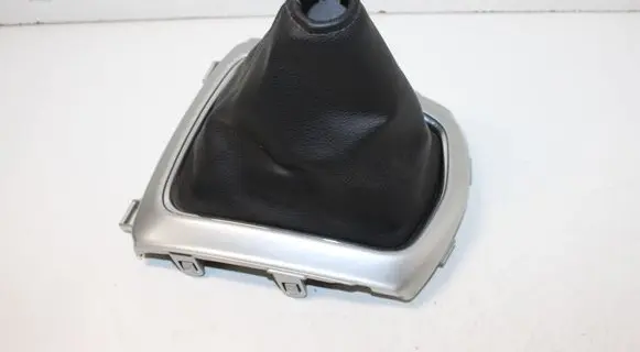 Nissan Qashqai Gear lever shifter trim leather/knob 969354EA0A