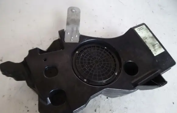 Audi A3 S3 8P Subwoofer speaker 8P4035382D