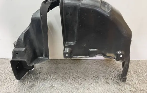 Rear arch fender liner splash guards