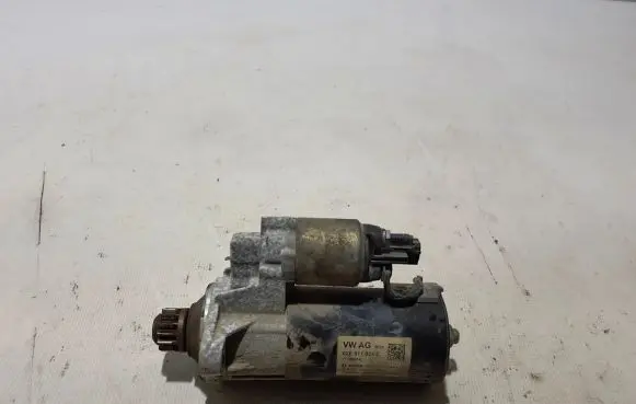 Volkswagen Caddy Starter motor 02E911024C