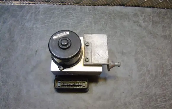 Mercedes-Benz CLK A209 C209 ABS Pump A0064310412