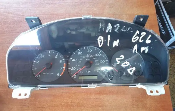 Mazda 626 Speedometer (instrument cluster) 69218240A 769218200A