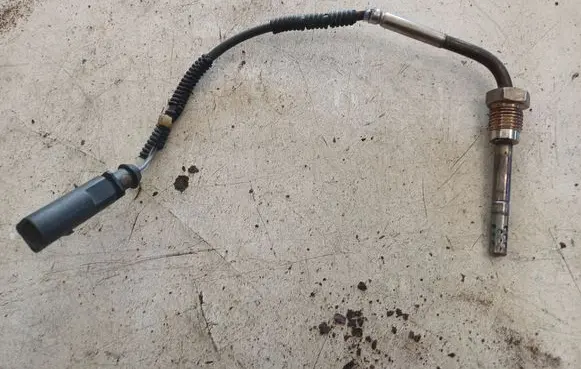 Audi A4 S4 B8 8K Exhaust gas temperature sensor 059906088Q