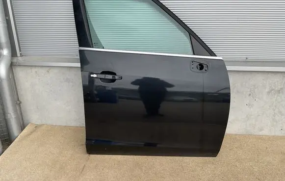 Opel Zafira C Front door