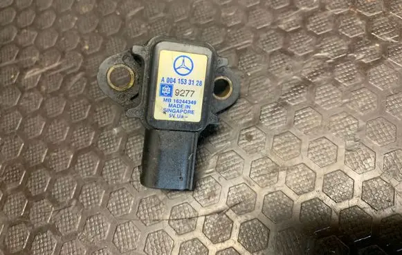 Mercedes-Benz E W211 Air pressure sensor 16244349 9277 A0041533128