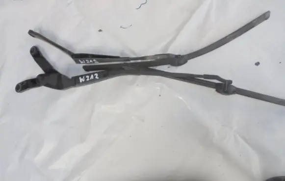 Mercedes-Benz E W212 Windshield/front glass wiper blade 