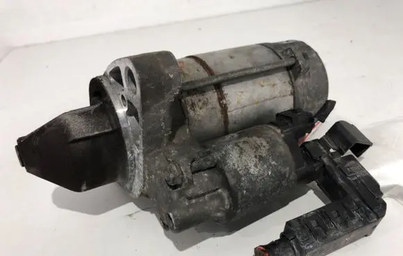 Toyota Avensis T270 Starter motor 28100-0R010