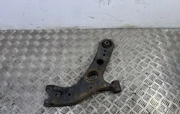 Lexus NX Front lower control arm/wishbone Y0702079