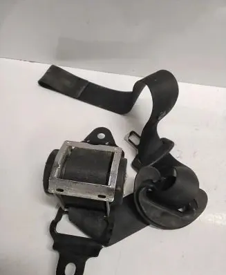 Rear seatbelt