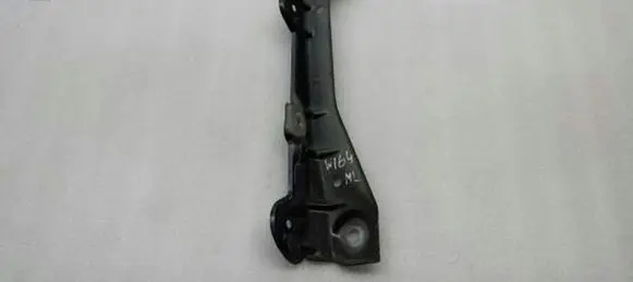 Mercedes-Benz ML W164 Fender mounting bracket A1648800214