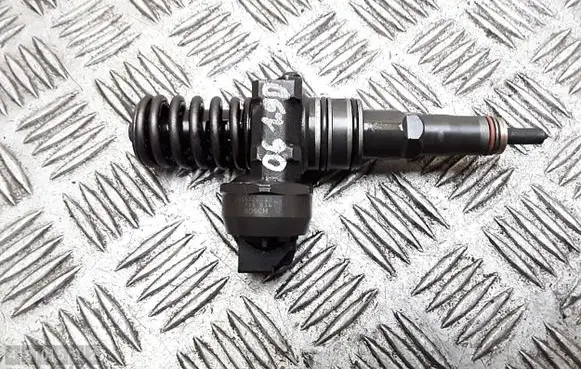 Volkswagen Jetta V Fuel injector 038130073AG