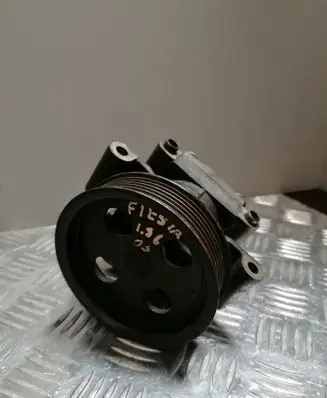 Ford Fiesta Power steering pump 2S6C3A696