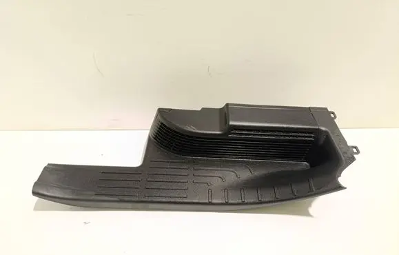 Toyota Highlander XU70 Rear sill trim cover 679180E100