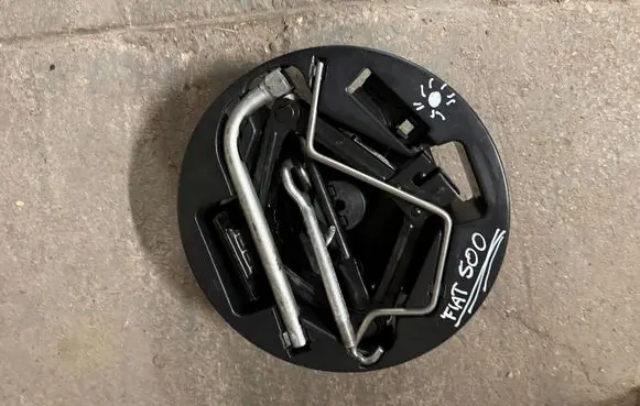 Fiat 500 Tool set 51716187