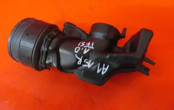 Audi A1 Turbo air intake inlet pipe/hose 04C129656K