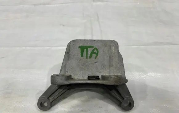 Alfa Romeo Giulietta Engine mount bracket 51879600