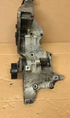 Volkswagen PASSAT B6 Generator/alternator bracket 03L903139D