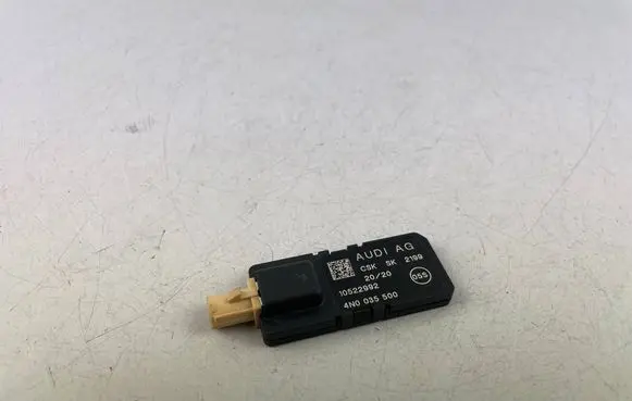 Audi A3 8Y Aerial antenna amplifier 4N0035500