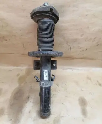 Skoda Fabia Mk1 (6Y) Front shock absorber/damper 6Q0412141C 6Q0413031BJ