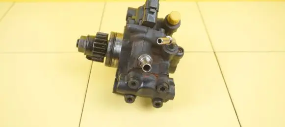 Nissan Navara D23 Fuel injection high pressure pump 167008683R YS23
