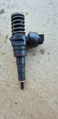 Fuel injector