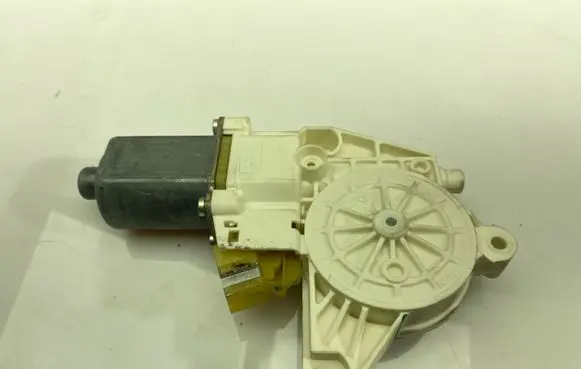Mercedes-Benz GL X164 Front door window regulator motor 0130822273 A2518200742
