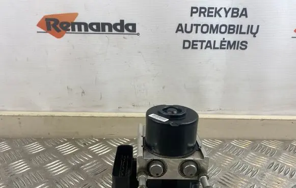 Suzuki Grand Vitara II ABS Pump X2T38371M1