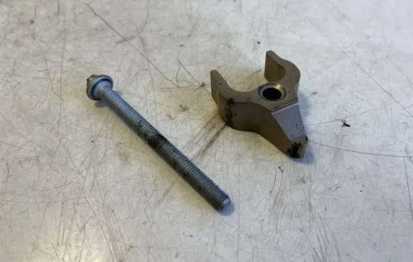 BMW X6 F16 Fuel Injector clamp holder 
