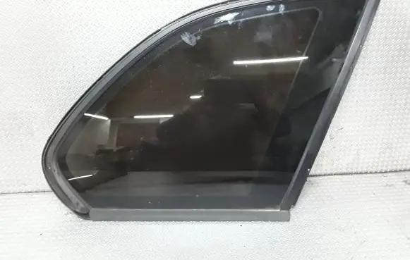 BMW X5 E53 Rear side window