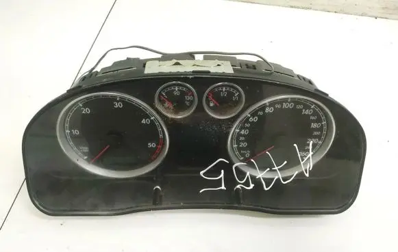 Volkswagen PASSAT B5.5 Speedometer (instrument cluster) 3B0920849C 010304