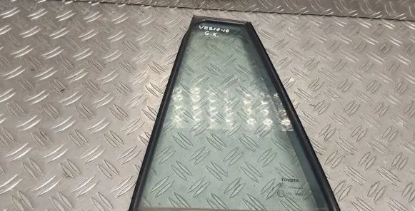 Toyota Verso Rear vent window glass 681890F010